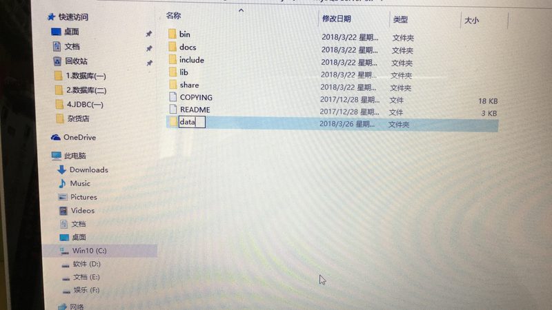 家庭居住环境与空间也是选择保姆类型的重要因素。以下是一些考虑因素：